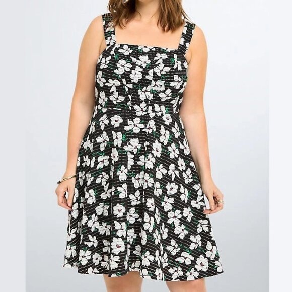 NWT Torrid Black White Floral Print Textured Retro Pinup Fit Flare Skater Dress - Picture 1 of 7